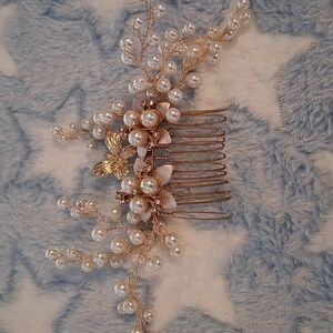 Elegant Pearl and Gold Hair Piece